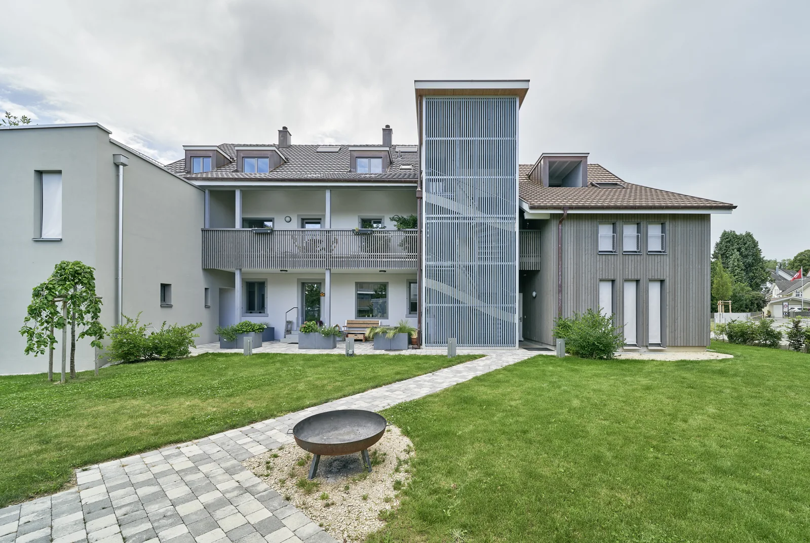 Gartenseite des renovierten Kolonialwarenhauses